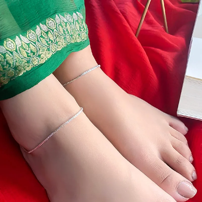 gemstone anklets for women-Silver Dainty Elegance Anklet