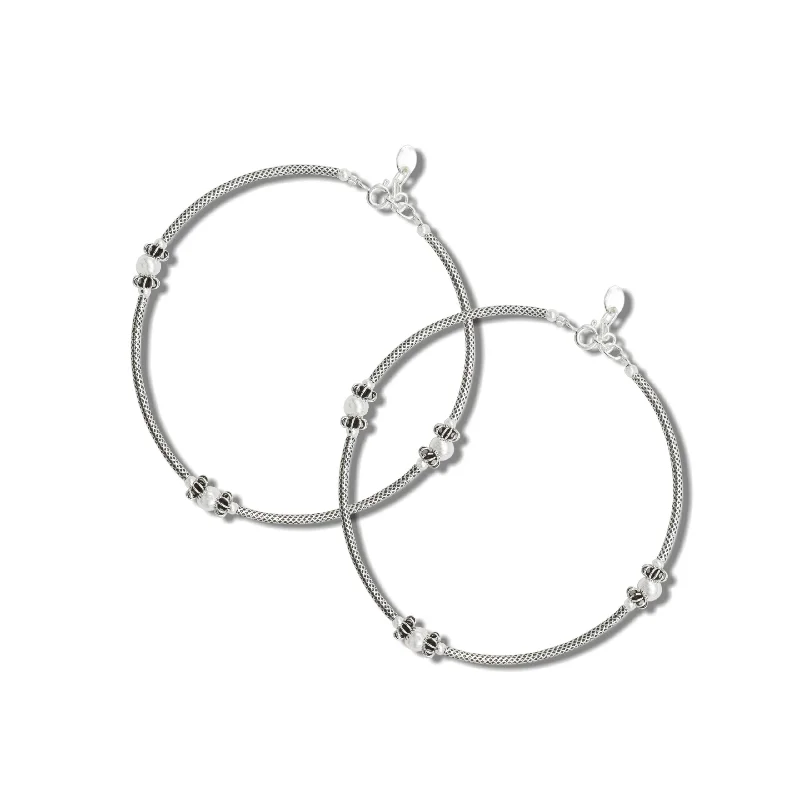 fashionable anklets for women-Silver Round Design Peals Anklet